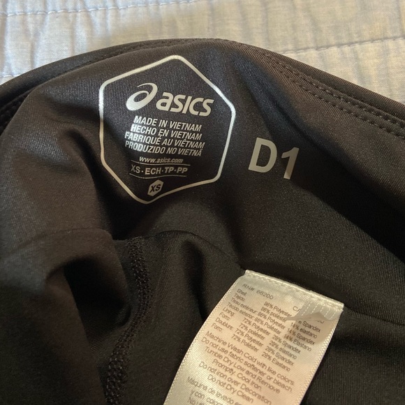 ASICS - D1 Shorts with Compression liner - Picture 2 of 5